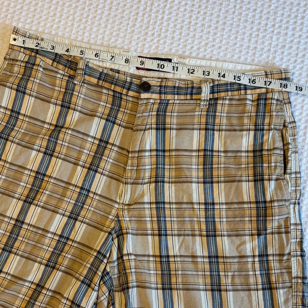 Chaps Men’s Size 36 Tan & Blue Plaid Cotton Shorts Flat Front